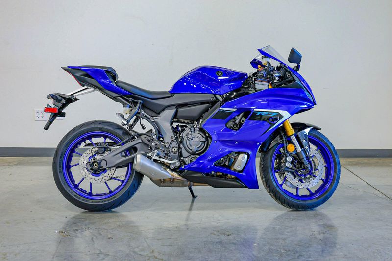 2025 Yamaha YZFR7 TEAM BLUEImage 13