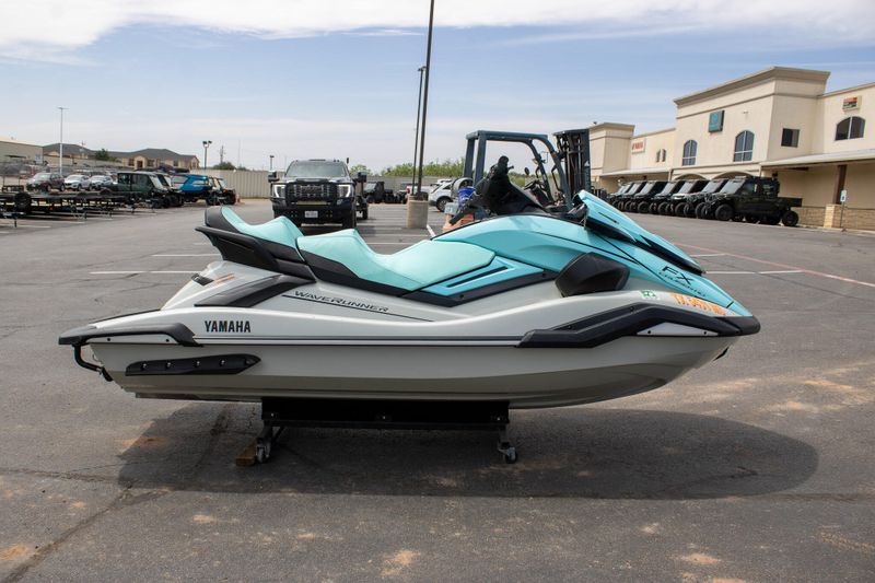 USED 2025 YAMAHA FX CRUISER HO WITH AUDIO Image 2