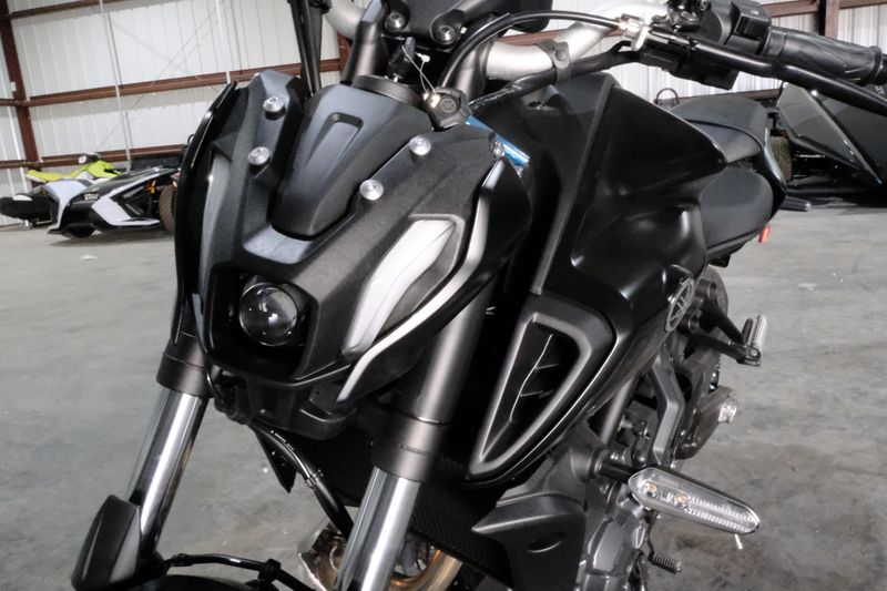 2024 YAMAHA MT07 MATTE RAVEN BLACK in a MATTE RAVEN BLACK exterior color. Family PowerSports (877) 886-1997 familypowersports.com 