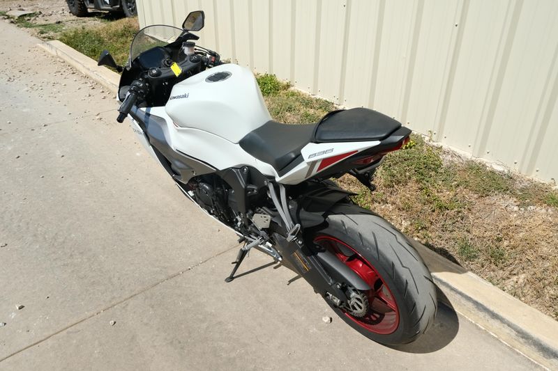 USED 2024 KAWASAKI NINJA ZX6R Image 5