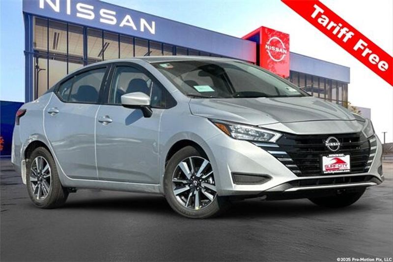 New 2025 Nissan Versa 1.6 SVImage 1