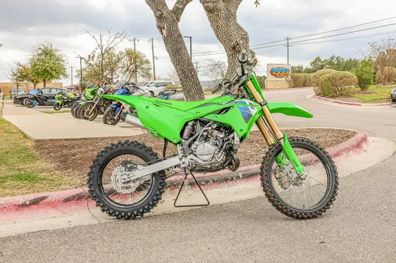 NEW 2026 KAWASAKI KX85 L Image 2