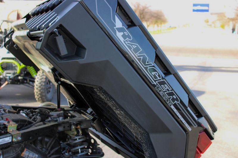 2025 Polaris RANGER CREW XP 1000 TEXAS EDITION BLACK CRYSTALImage 18