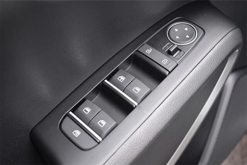 New 2025 Kia Soul LXImage 18