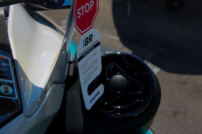 2025 SEADOO GTI SE 130 WITH SOUND SYSTEM IDF TEAL BLUE AND MANTA GREEN Image 15