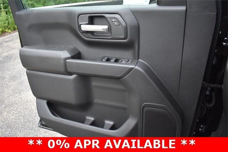 New 2025 Chevrolet Silverado 1500 CustomImage 33