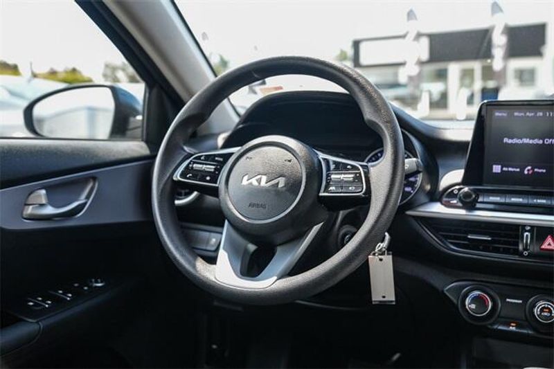 2022 Kia Forte LXSImage 16