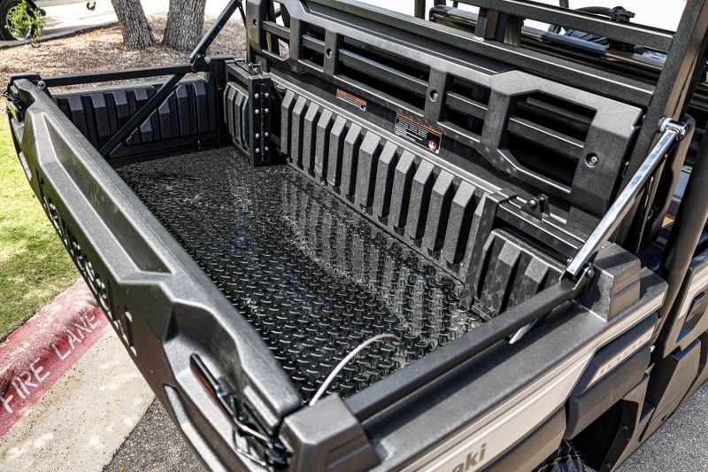 New 2026 Kawasaki MULE PROFXT 1000 LE RANCH EDITION   METALLIC PHANTOM SILVER Image 22