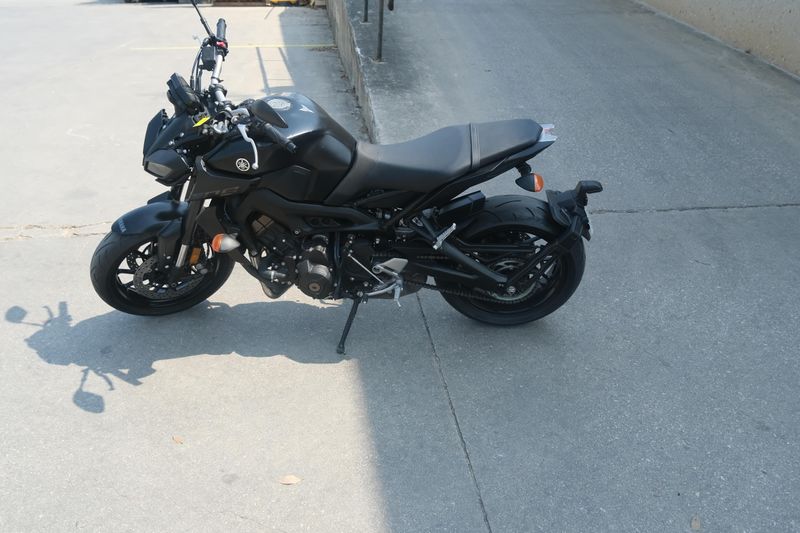 2020 Yamaha MT09 BLACK Image 6