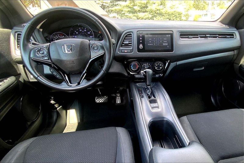 2019 Honda HR-V Sport photo 14