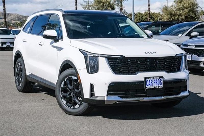 New 2025 Kia Sorento SImage 2