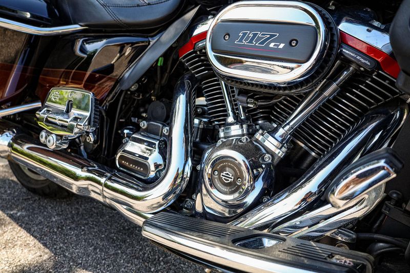 2019 HARLEY LIMITED ELECTRIC GLIDE CVO LIMITED  ROOT BEER Image 7