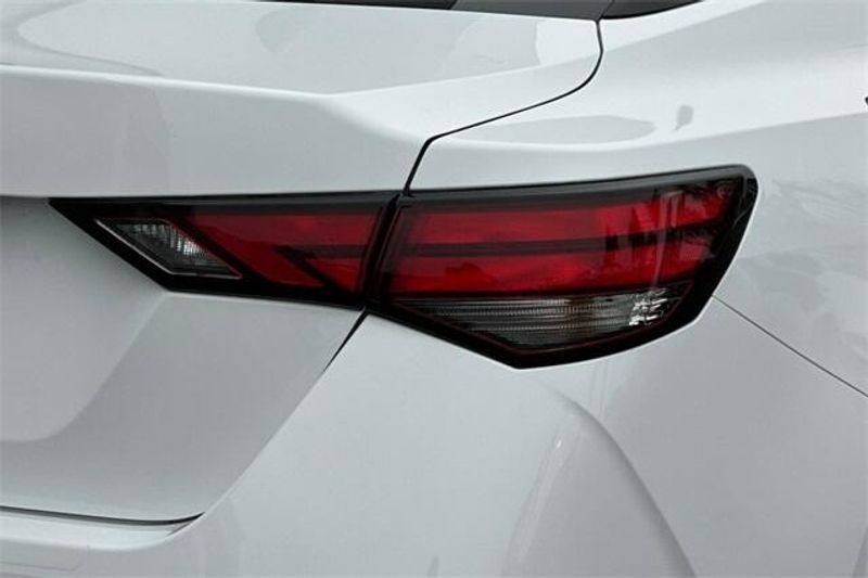 New 2025 Nissan Sentra SVImage 21