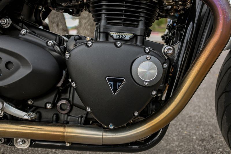 USED 2023 TRIUMPH SPEED TWIN1200 Image 10