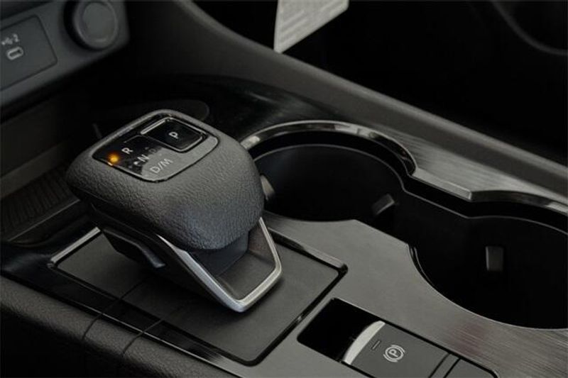 New 2025 Nissan Rogue SVImage 17
