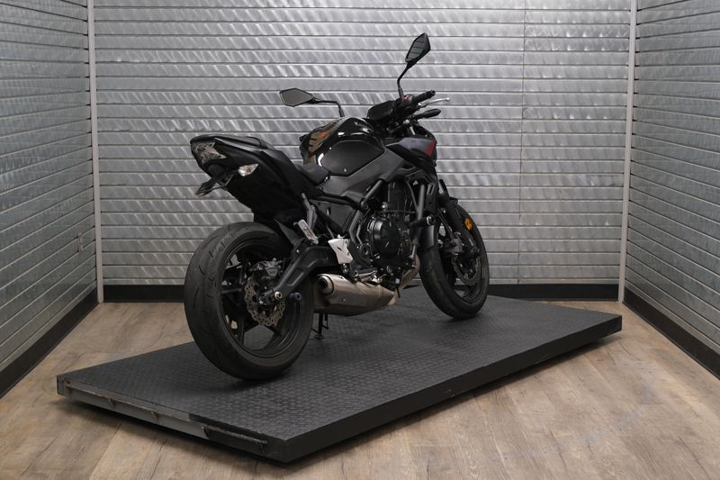 USED 2020 KAWASAKI Z650 ABS Image 3