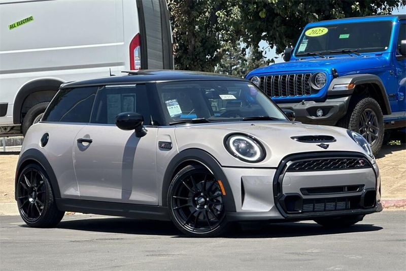 2024 Mini Cooper 2 Door Hardtop S photo 2