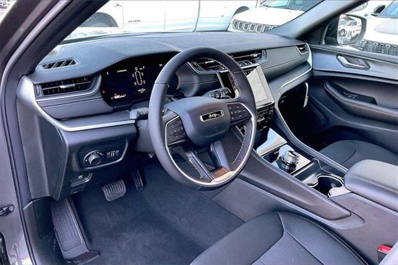 New 2025 Jeep Grand Cherokee L Laredo X 4x2Image 6