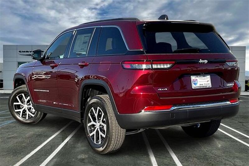 2025 Jeep Grand Cherokee Limited 4x4Image 2