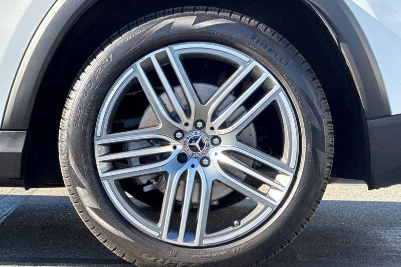 Used 2025 Mercedes-Benz GLS 450Image 36