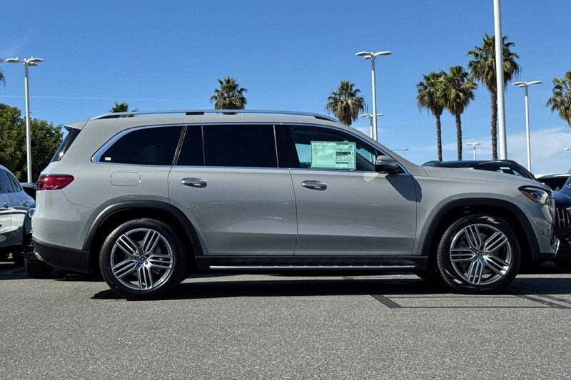 New 2026 Mercedes-Benz GLS 450Image 4