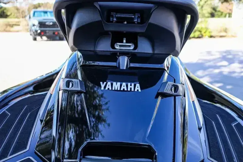 2025 Yamaha FX CRUISER HO WITH AUDIO COPPER AND BLACK Image 4