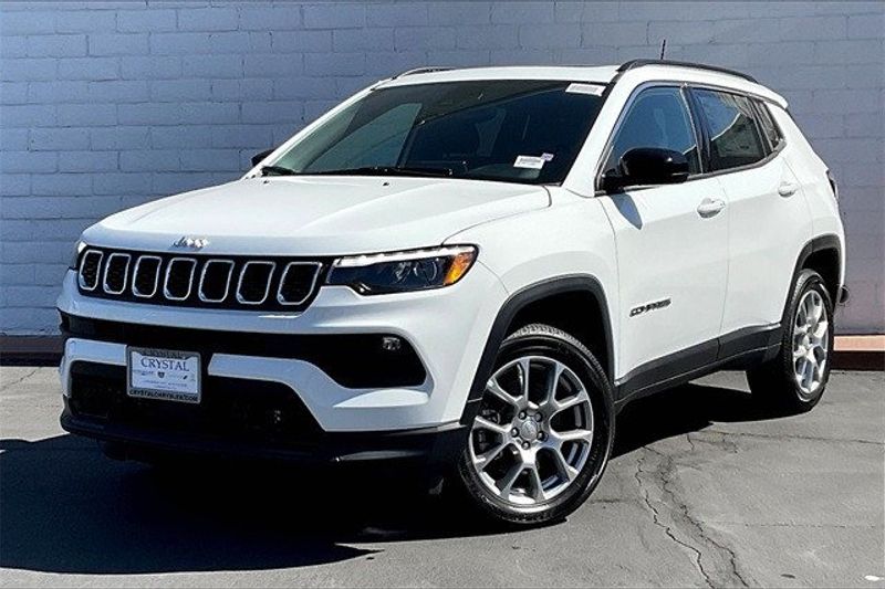 2024 Jeep Compass Latitude Lux 4x4Image 1