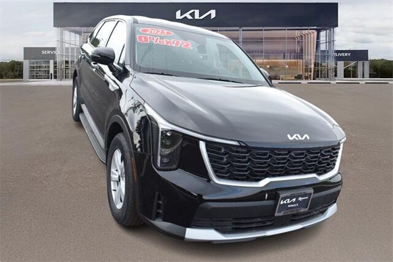 New 2025 Kia Sorento LXImage 9