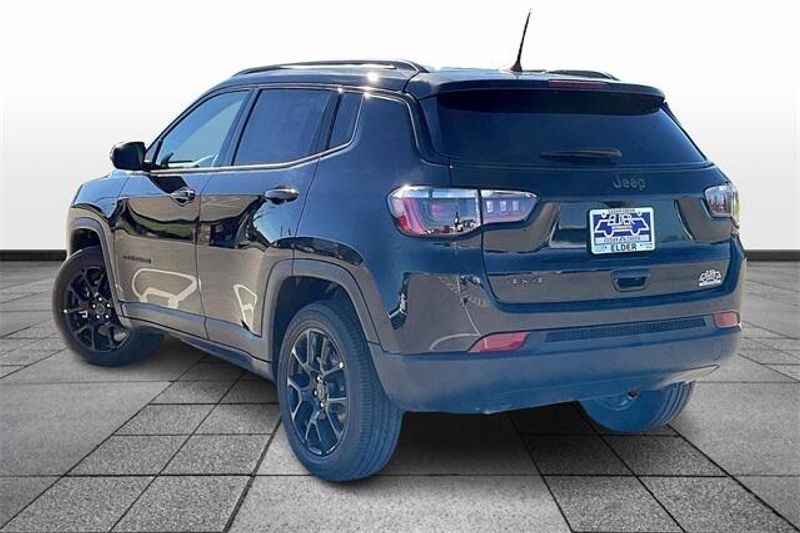 2025 Jeep Compass Latitude 4x4Image 3