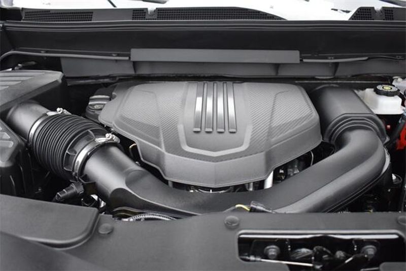 2025 Chevrolet Traverse LTImage 35