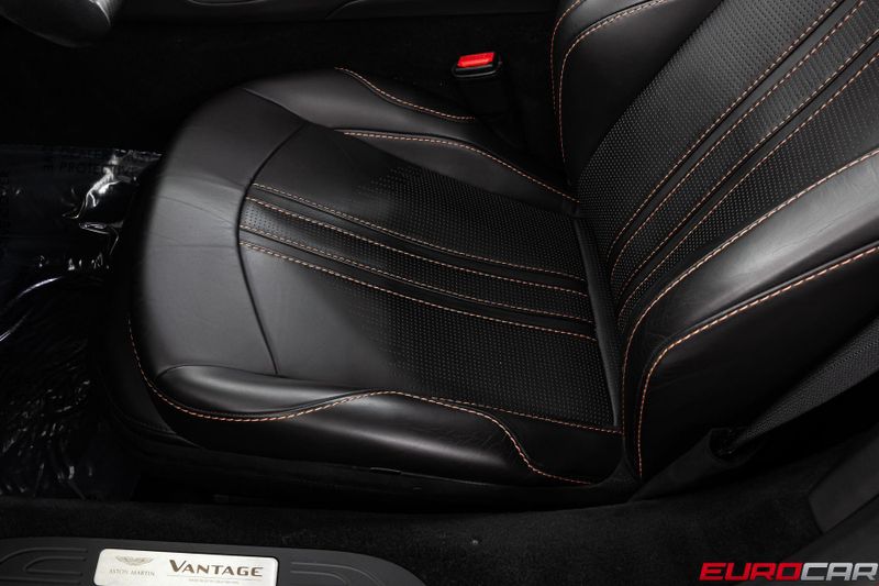 2022 Aston Martin Vantage Roadster *SPECIAL FACTORY PAINT * IMMACULATE CONDITION*Image 43