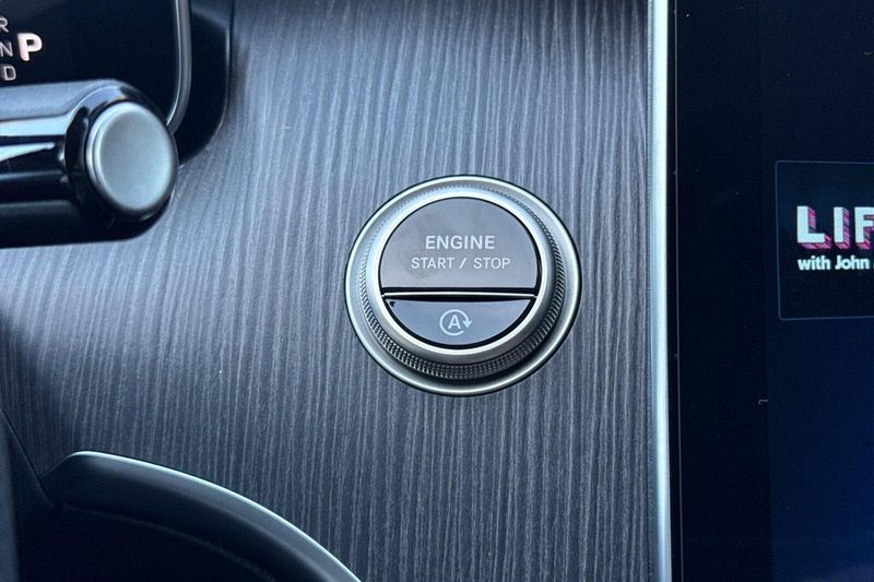 New 2026 Mercedes-Benz C-Class C 300Image 18