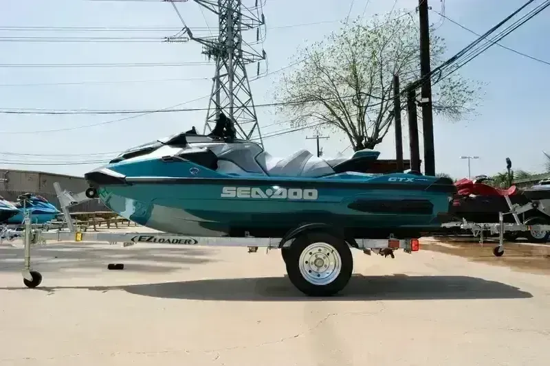 NEW 2026 SEADOO GTX LIMITED 325 WITH SOUND SYSTEM Image 4
