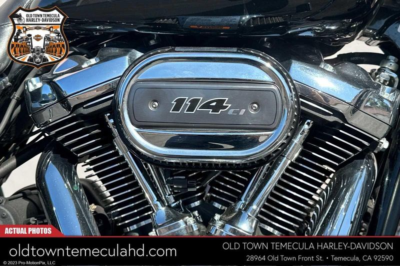 2022 Harley-Davidson Road Glide in a Black exterior color. BMW Motorcycles of Temecula – Southern California (951) 506-6903 bmwmotorcyclesoftemecula.com 