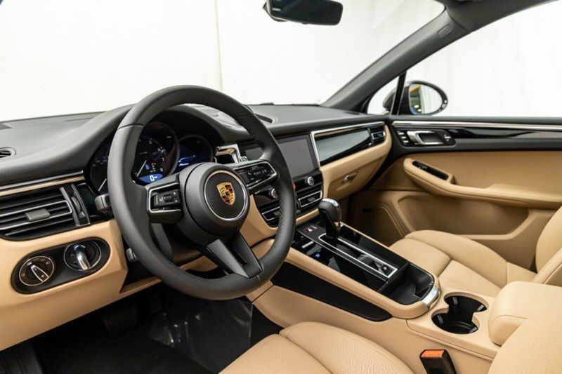 2024 Porsche Macan Image 13