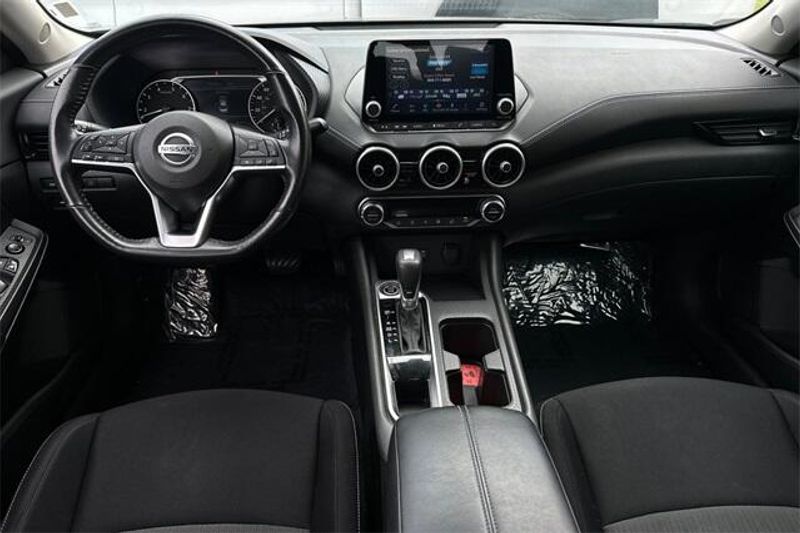2021 Nissan Sentra SVImage 11