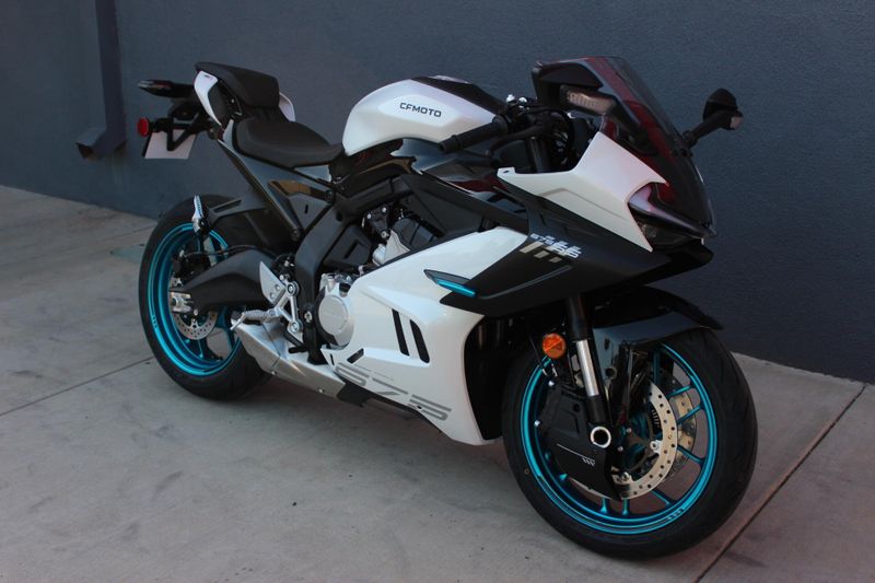 2025 CFMOTO 675SS Image 3