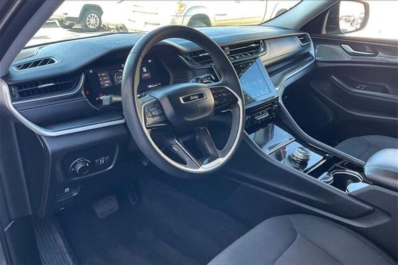 Used 2023 Jeep Grand Cherokee LaredoImage 14