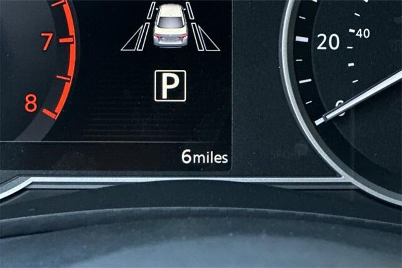 New 2025 Nissan Versa 1.6 SVImage 18