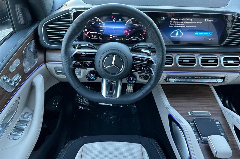 New 2026 Mercedes-Benz GLS 63 AMGImage 12