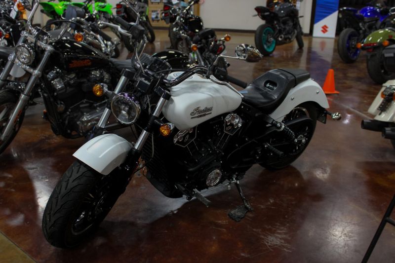 2022 Indian Motorcycle SCOUT 1200 WHITE Image 1