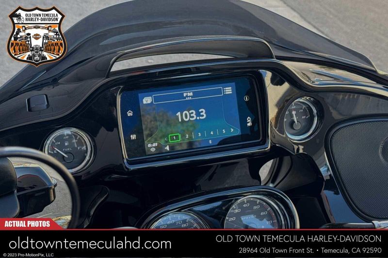 2019 Harley-Davidson Road Glide in a Black exterior color. BMW Motorcycles of Temecula – Southern California (951) 506-6903 bmwmotorcyclesoftemecula.com 