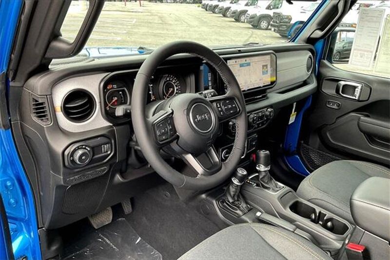 New 2025 Jeep Wrangler 4-door Sport SImage 6