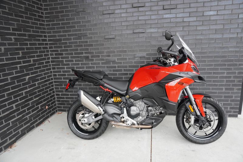 New 2027 Ducati MULTISTRADA V2S 