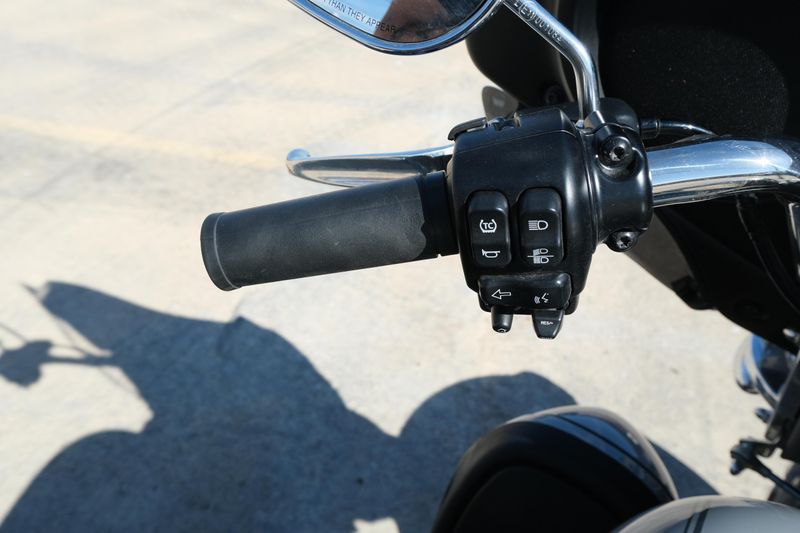 USED 2024 HARLEY TRIKE TRI GLIDE ULTRA Image 19