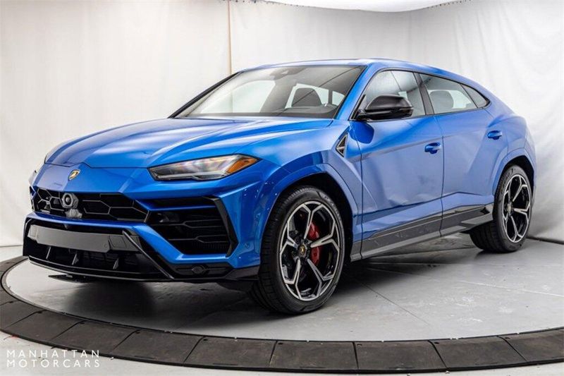 2022 Lamborghini Urus BaseImage 1