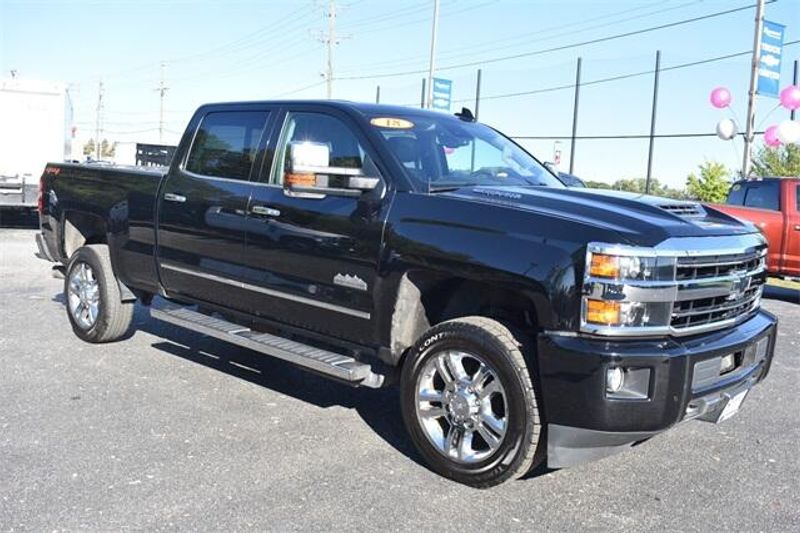 2018 Chevrolet Silverado 2500HD High CountryImage 10