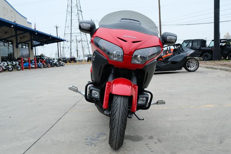 2013 Honda GOLD WING F6B DELUXE RED AND BLACKImage 3