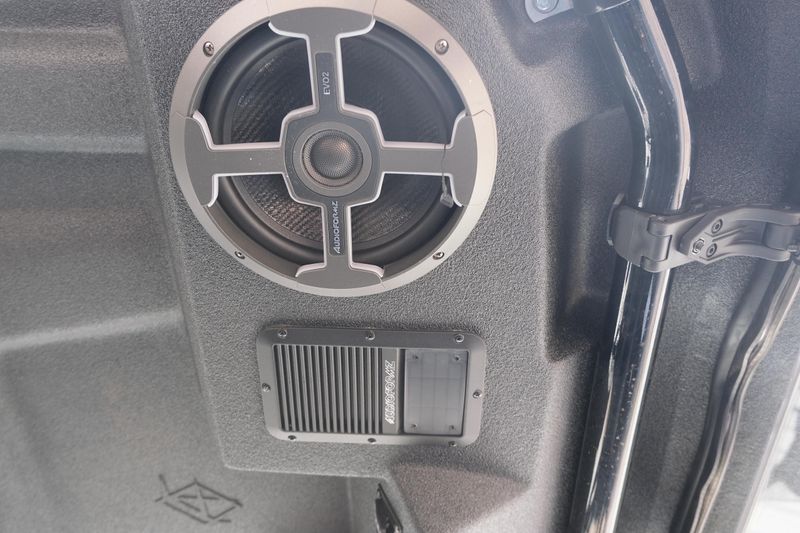 NEW 2025 HONDA PIONEER 10006 DELUXE CREW Image 37