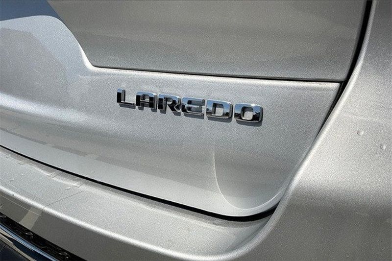 2023 Jeep Grand Cherokee L LaredoImage 7